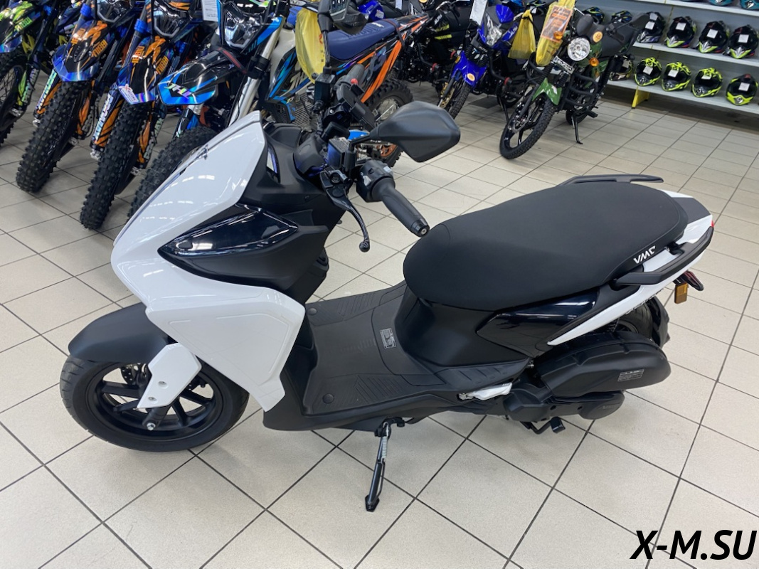 Скутер X-MOTORS CYCLONE PRO Белый Скутер X-MOTORS CYCLONE PRO Белый